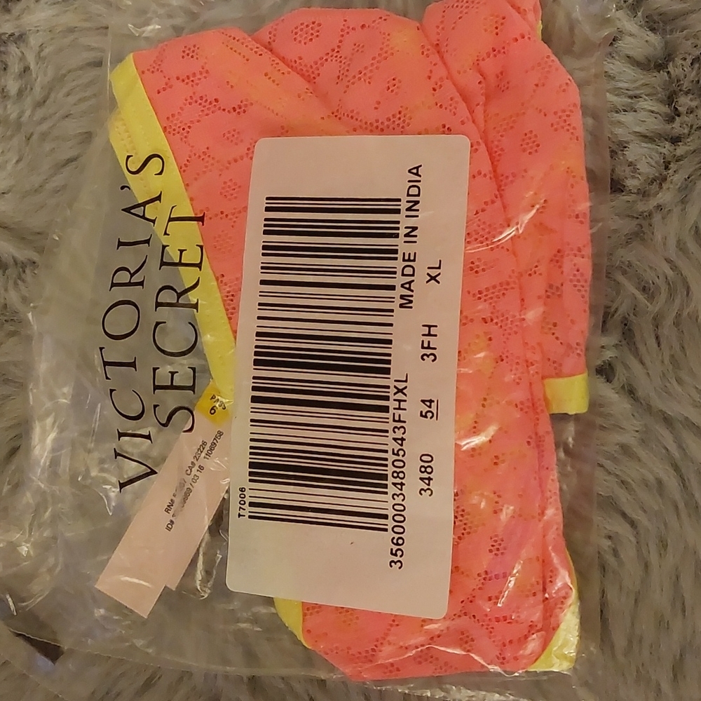 VS Thong Panties